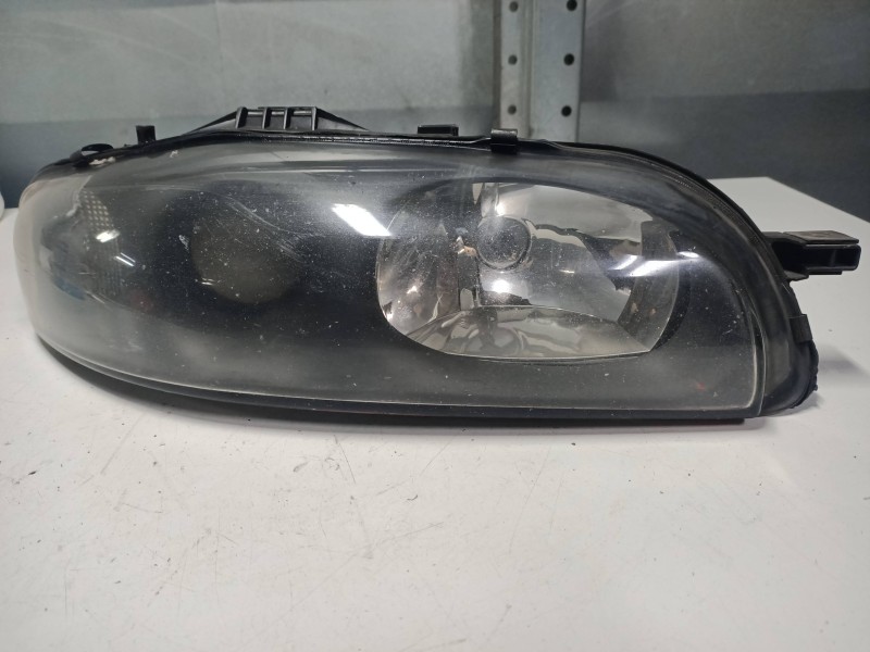 Recambio de faro derecho para fiat brava (182) referencia OEM IAM 68201558  