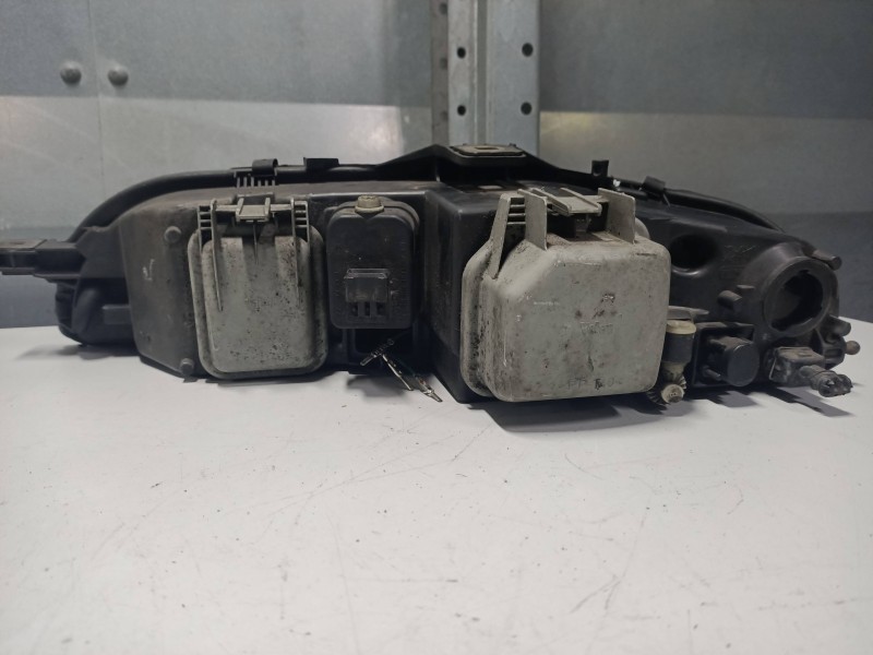 Recambio de faro derecho para fiat brava (182) referencia OEM IAM 68201558  