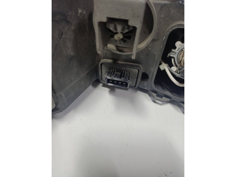 Recambio de faro izquierdo para fiat brava (182) 1.4 12v s referencia OEM IAM 37870748  