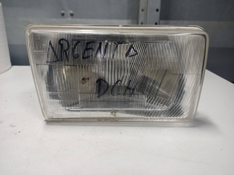 Recambio de faro derecho para fiat argenta 2.0 referencia OEM IAM 061805  