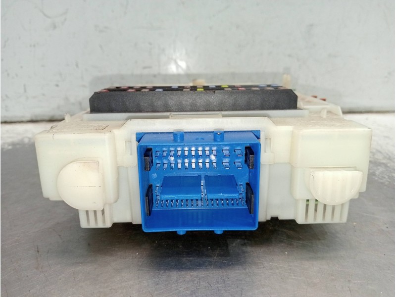 Recambio de caja reles / fusibles para ford mondeo ber. (ca2) ghia referencia OEM IAM 7G9T14A073EE 3659AF01125TP 28174443F0551