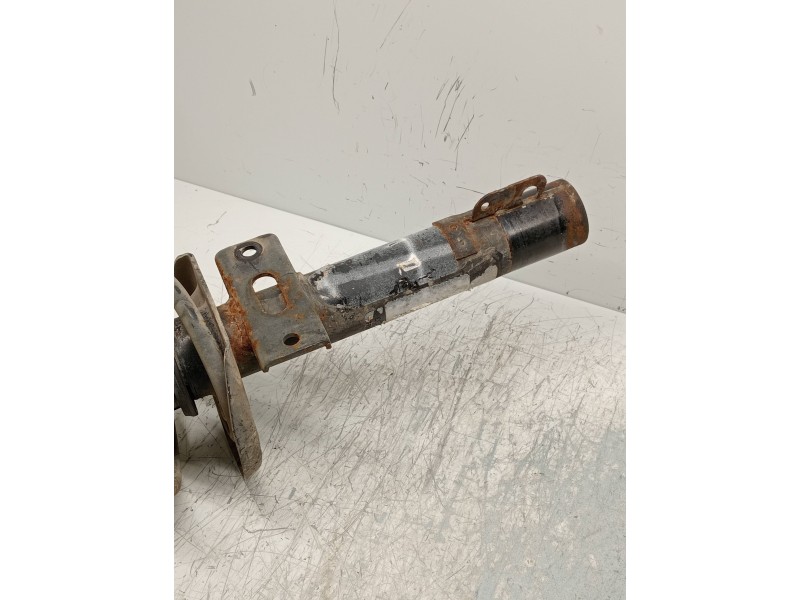 Recambio de amortiguador delantero derecho para volkswagen fox (5z1) básico referencia OEM IAM 5Z0413031C  