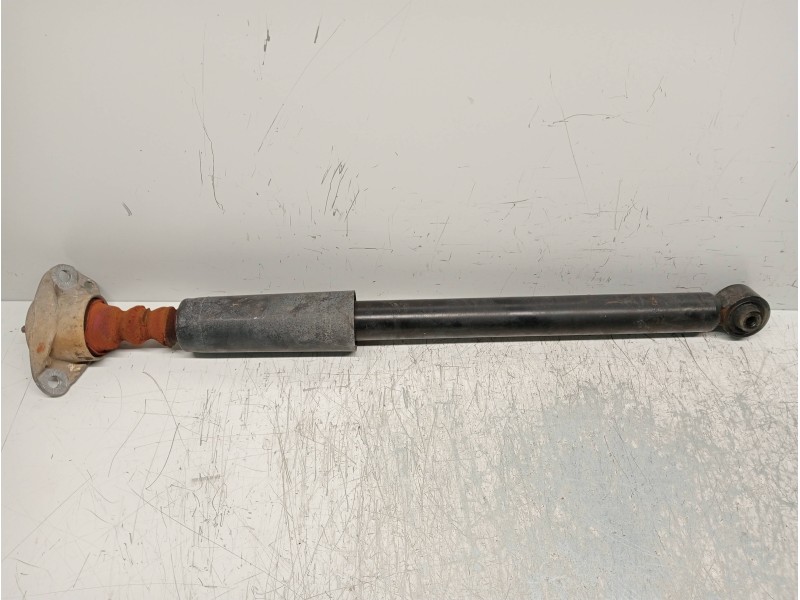 Recambio de amortiguador trasero izquierdo para volkswagen fox (5z1) básico referencia OEM IAM   