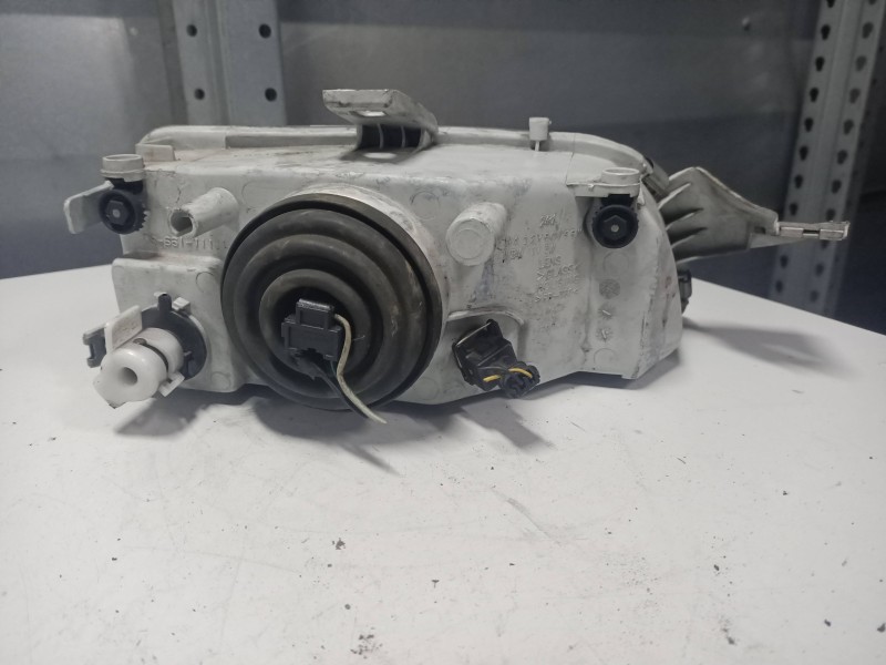 Recambio de faro izquierdo para fiat punto berlina (176) 1.1 referencia OEM IAM 086611111  