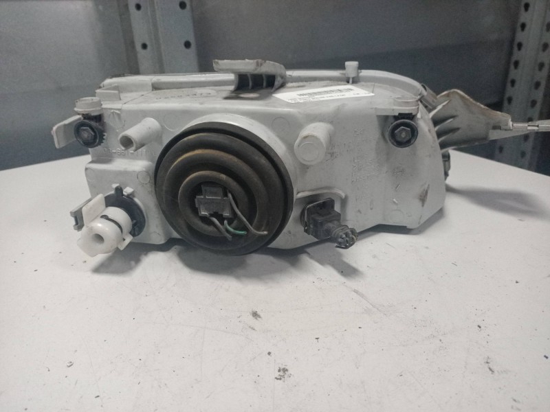 Recambio de faro izquierdo para fiat punto berlina (176) 1.2 cat referencia OEM IAM 086611111  