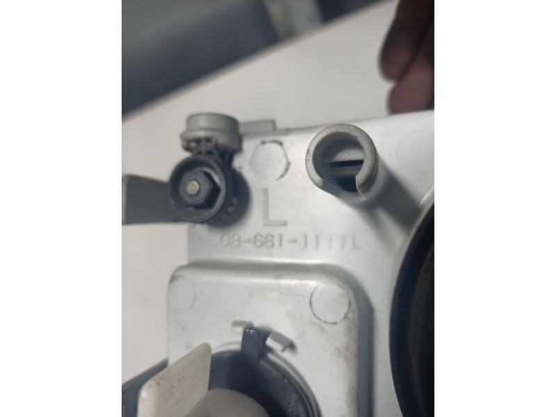 Recambio de faro izquierdo para fiat punto berlina (176) 1.2 cat referencia OEM IAM 086611111  