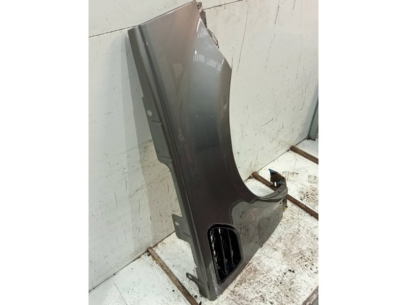 Recambio de aleta delantera derecha para land rover range rover sport v8 td se referencia OEM IAM   