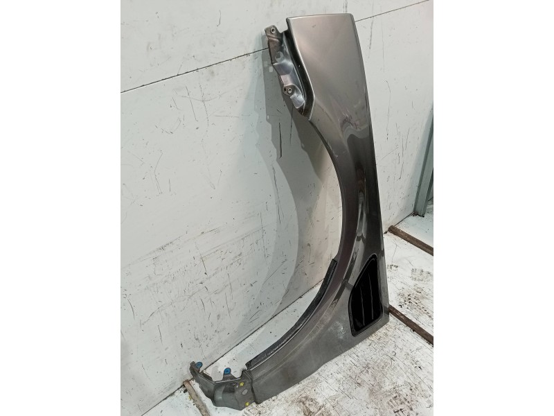 Recambio de aleta delantera izquierda para land rover range rover sport v8 td se referencia OEM IAM   