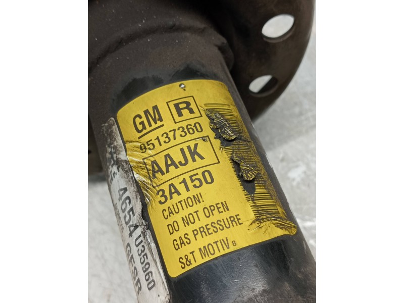 Recambio de amortiguador delantero derecho para opel mokka edition referencia OEM IAM 95137360  