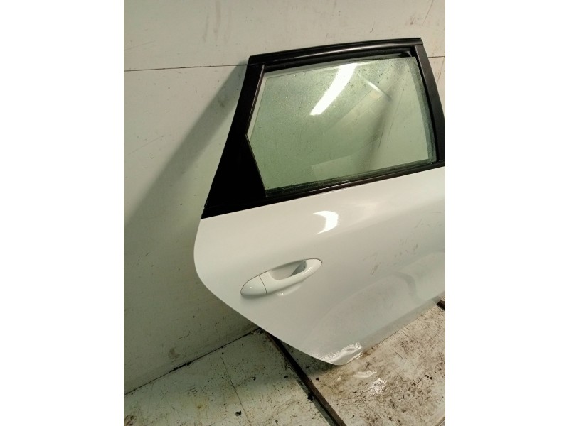 Recambio de puerta trasera derecha para kia cee´d sporty wagon drive referencia OEM IAM   5P