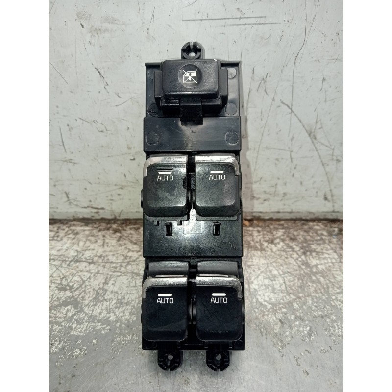 Recambio de mando elevalunas delantero izquierdo para kia cee´d sporty wagon drive referencia OEM IAM 49D4901110  5P