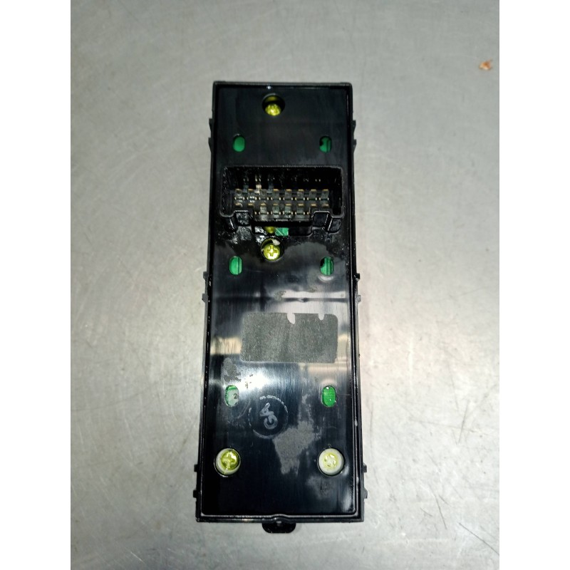 Recambio de mando elevalunas delantero izquierdo para kia cee´d sporty wagon drive referencia OEM IAM 49D4901110  5P