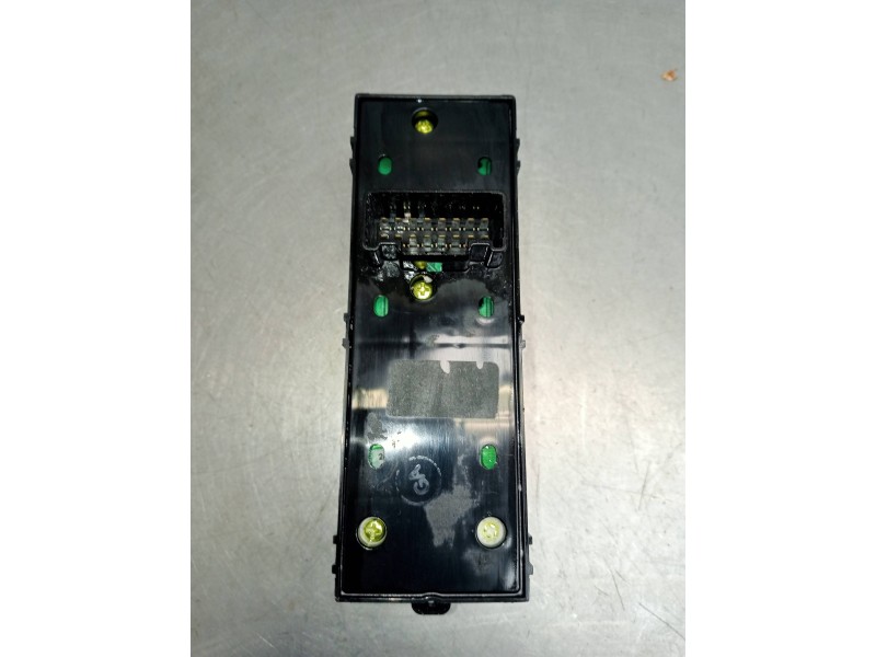 Recambio de mando elevalunas delantero izquierdo para kia cee´d sporty wagon drive referencia OEM IAM 49D4901110  5P