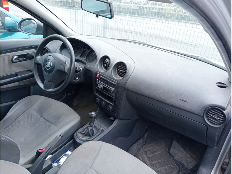seat ibiza (6l1) del año 2003