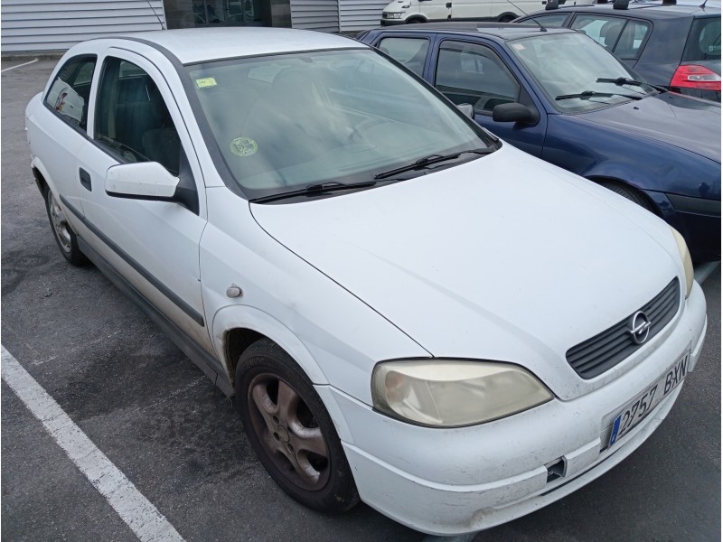 opel astra g berlina del año 2002