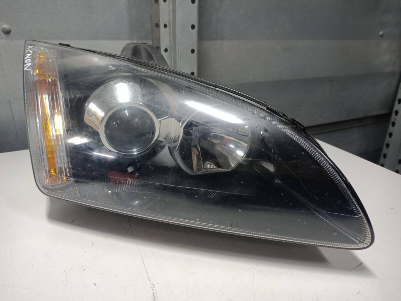 Recambio de faro derecho para ford focus berlina (cap) trend referencia OEM IAM 4M5113W029ND  