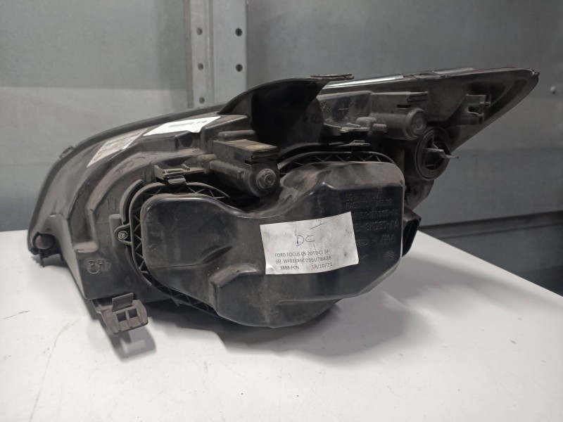 Recambio de faro derecho para ford focus berlina (cap) trend referencia OEM IAM 4M5113W029ND  