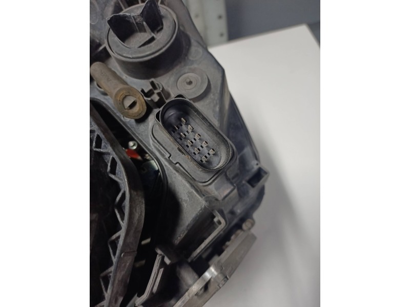 Recambio de faro derecho para ford focus berlina (cap) trend referencia OEM IAM 4M5113W029ND  