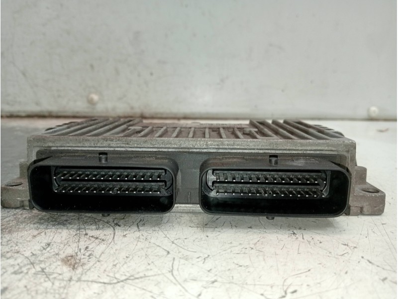 Recambio de centralita motor uce para renault clio ii fase i (b/cbo) 1.6 rt b/cboa/f referencia OEM IAM 7700113487 S105280021A 
