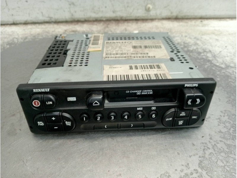 Recambio de sistema audio / radio cd para renault clio ii fase i (b/cbo) 1.6 rt b/cboa/f referencia OEM IAM 7700433074  