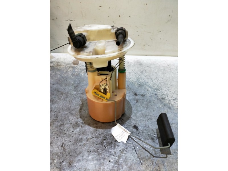 Recambio de bomba combustible para renault clio ii fase i (b/cbo) 1.6 rt b/cboa/f referencia OEM IAM 7700416988 09740659902 
