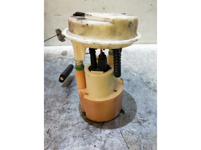 Recambio de bomba combustible para renault clio ii fase i (b/cbo) 1.6 rt b/cboa/f referencia OEM IAM 7700416988 09740659902 