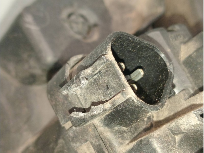 Recambio de faro derecho para suzuki liana rh (er) 1.6 referencia OEM IAM 10032662  