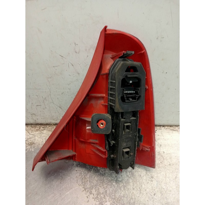 Recambio de piloto trasero izquierdo para renault clio ii fase i (b/cbo) 1.6 rt b/cboa/f referencia OEM IAM   