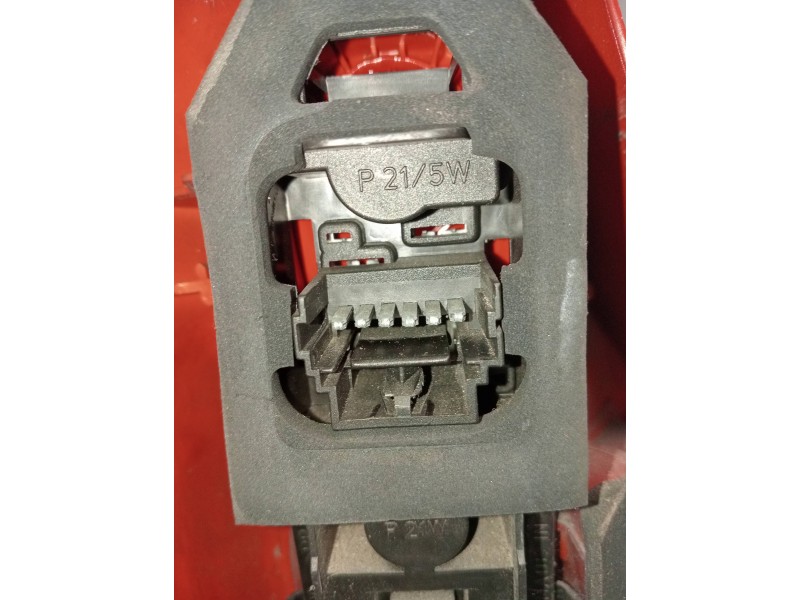 Recambio de piloto trasero derecho para renault clio ii fase i (b/cbo) 1.6 rt b/cboa/f referencia OEM IAM   