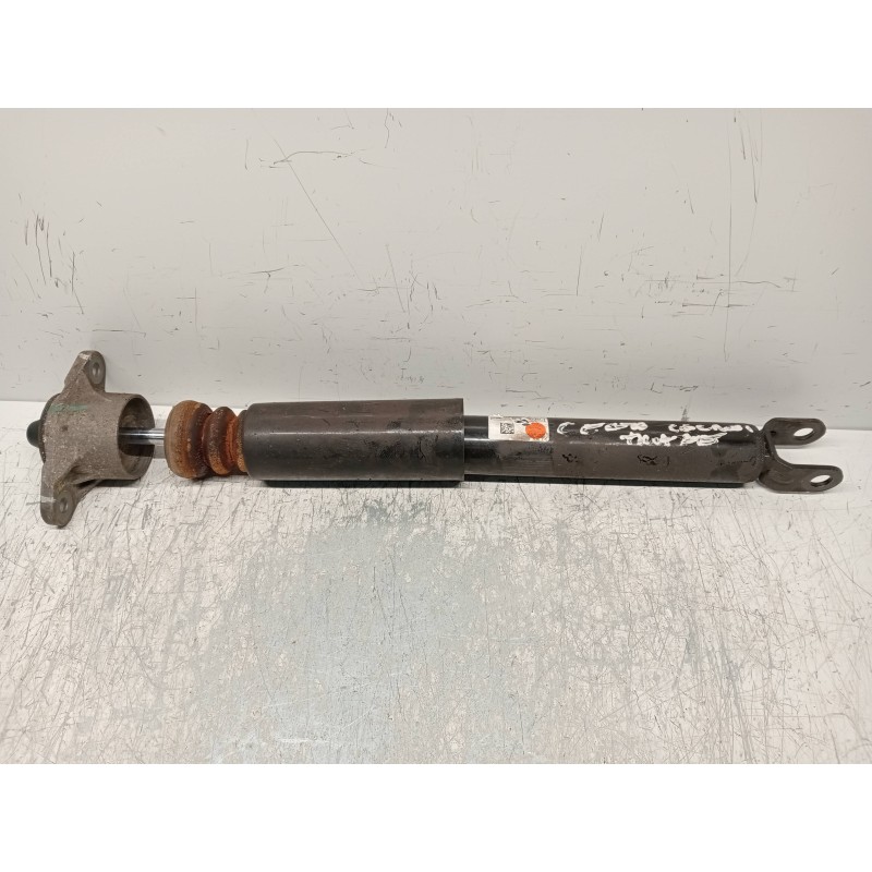 Recambio de amortiguador trasero derecho para kia cee´d sporty wagon drive referencia OEM IAM 55300A2020  