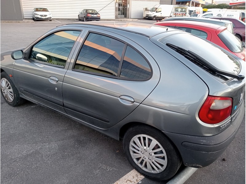 renault megane i fase 2 berlina (ba0) del año 2001