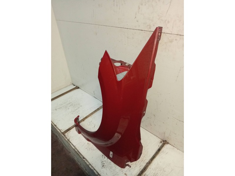 Recambio de aleta delantera izquierda para dodge caliber s referencia OEM IAM   