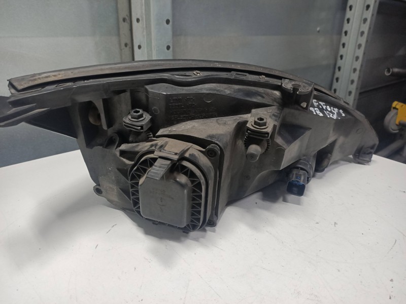 Recambio de faro izquierdo para ford focus turnier (cak) referencia OEM IAM   
