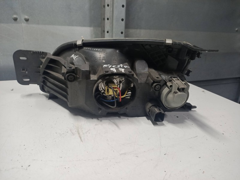 Recambio de faro derecho para ford fiesta berlina tattoo referencia OEM IAM   