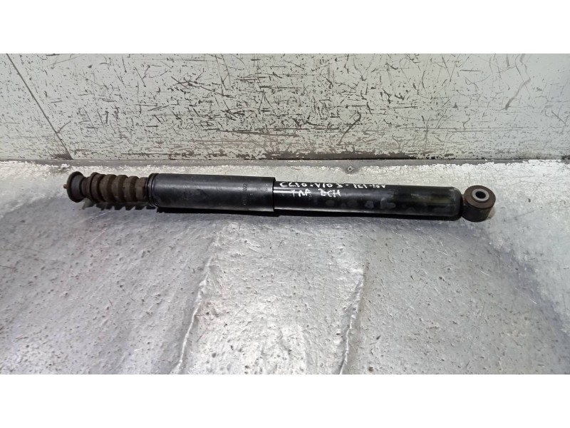 Recambio de amortiguador trasero derecho para renault clio iii referencia OEM IAM 8200676769  