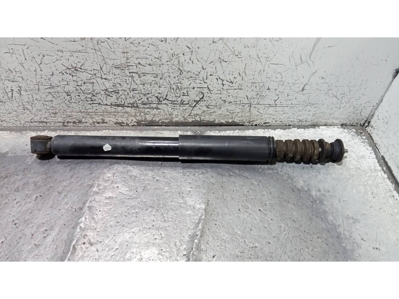 Recambio de amortiguador trasero izquierdo para renault clio iii referencia OEM IAM 8200676769  