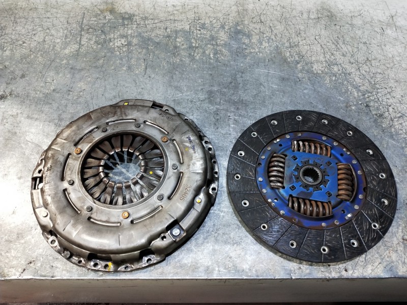 Recambio de kit embrague para kia cee´d sporty wagon drive referencia OEM IAM   