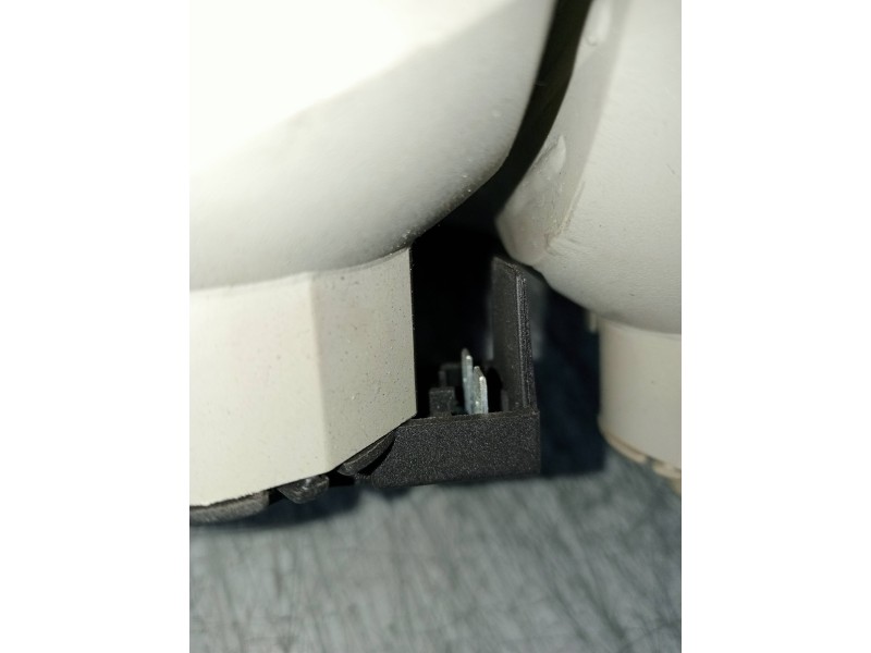 Recambio de piloto trasero izquierdo interior para audi a6 berlina (c4) 2.5 tdi referencia OEM IAM    Recambio de piloto trasero izquierdo interior para audi a6 berlina (c4) 2.5 tdi referencia OEM IAM