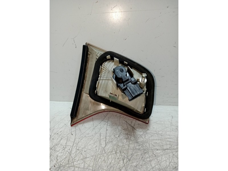 Recambio de piloto trasero derecho interior para audi a4 berlina (8e) 2.0 tdi 16v (103kw) referencia OEM IAM   