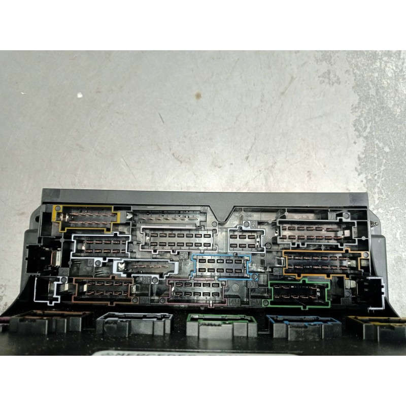 Recambio de caja reles / fusibles para mercedes clase clk (w207) coupe e 220 cdi blueefficiency (207.302) referencia OEM IAM A21