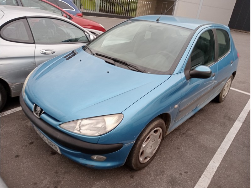 peugeot 206 berlina del año 2001