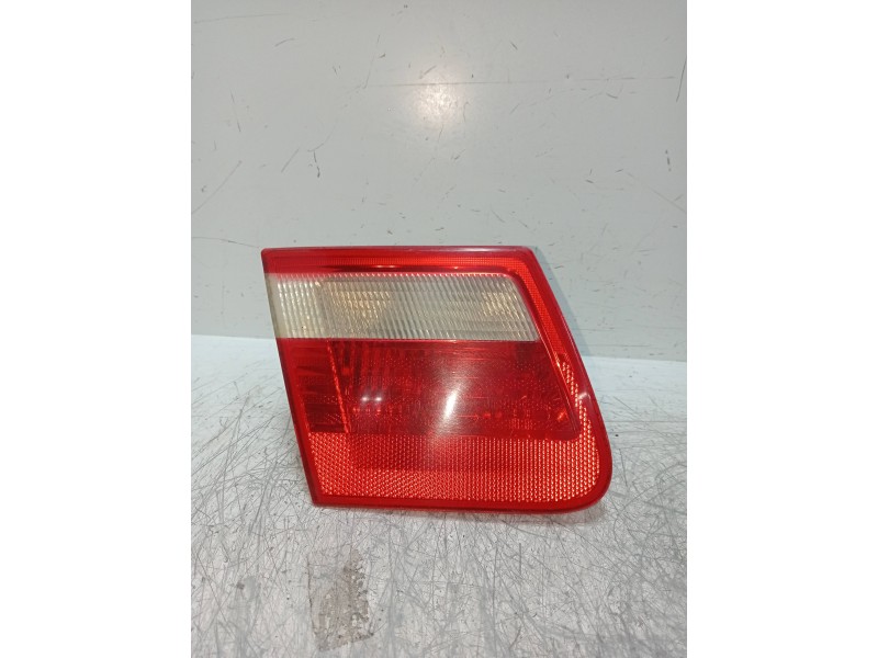 Recambio de piloto trasero izquierdo interior para bmw serie 3 touring (e46) 320d referencia OEM IAM   