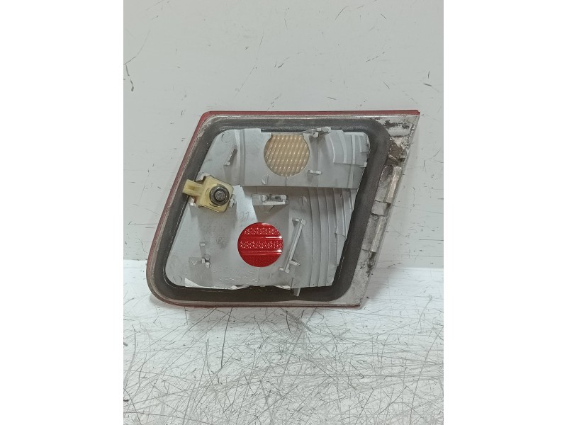 Recambio de piloto trasero izquierdo interior para bmw serie 3 touring (e46) 320d referencia OEM IAM   