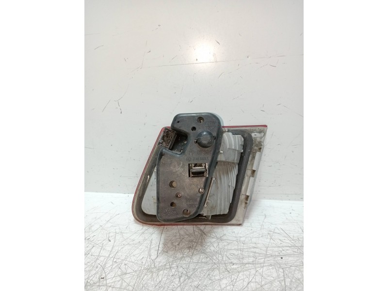 Recambio de piloto trasero izquierdo interior para bmw serie 3 touring (e46) 320d referencia OEM IAM   