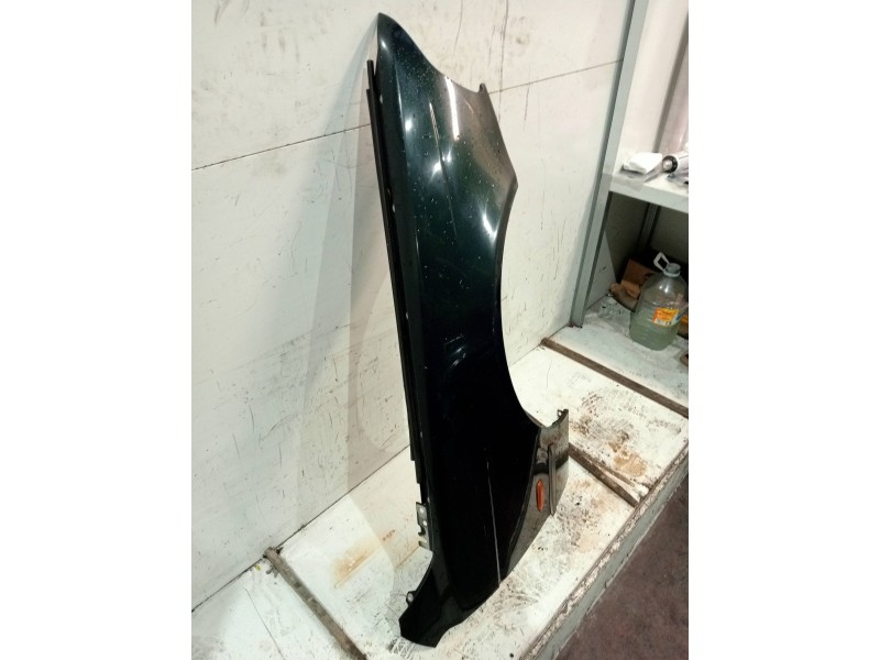 Recambio de aleta delantera derecha para mitsubishi galant berlina (ea0) 2500 v6 24v referencia OEM IAM   