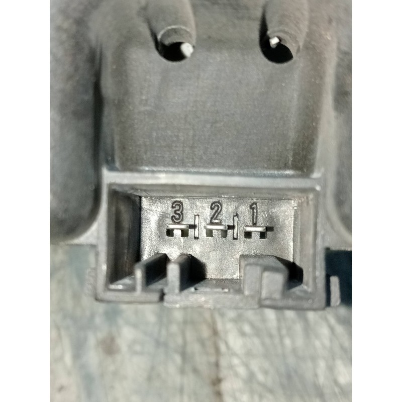 Recambio de piloto trasero izquierdo interior para bmw serie 3 coupe (e46) 318 ci referencia OEM IAM   