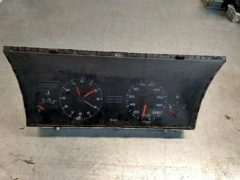Recambio de cuadro instrumentos para peugeot 405 berlina 1.9 diesel referencia OEM IAM 9255423680  