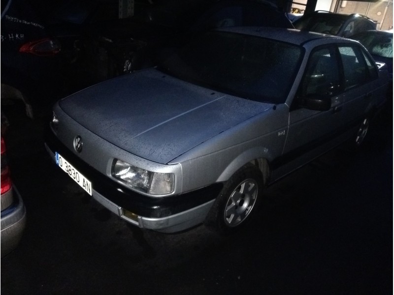 volkswagen passat berlina (312) del año 1988