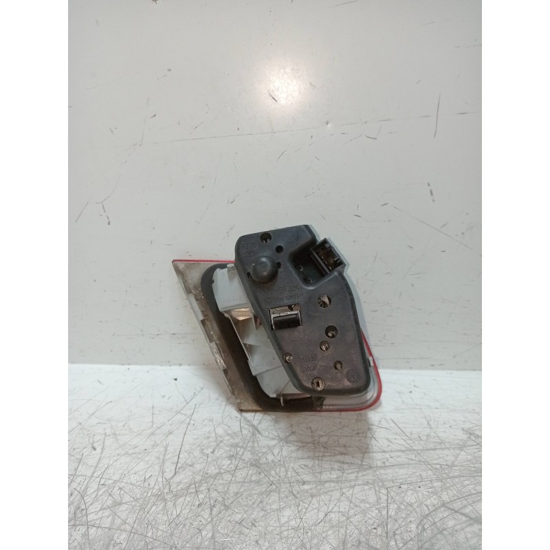 Recambio de piloto trasero derecho interior para bmw serie 3 coupe (e46) 320 ci referencia OEM IAM   