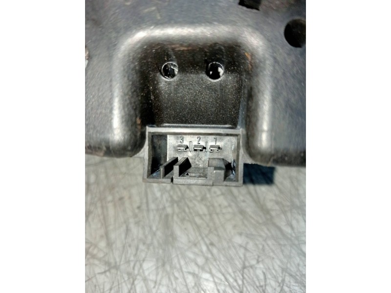 Recambio de piloto trasero derecho interior para bmw serie 3 coupe (e46) 320 ci referencia OEM IAM   